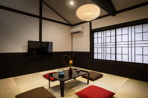 傳統單棟房屋, 小廚 | 客廳 | 平面電視