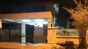 Front of property - evening/night - New Casa De Monte (Malacca City)