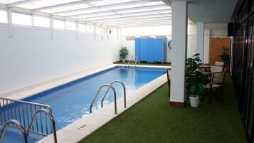 Innenpool, Außenpool (je nach Saison geöffnet)