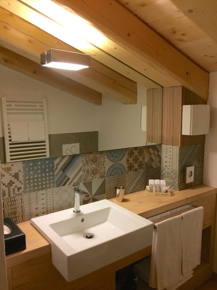 The Originals Relais, Chalet-Hôtel Borgo Eibn Mountain Lodge by null