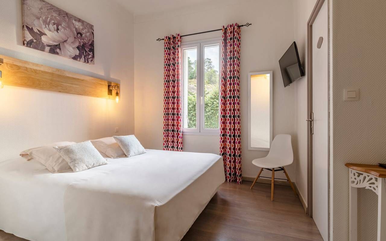 standard room | 2 bedrooms, free cots/infant beds, free wifi, bed sheets