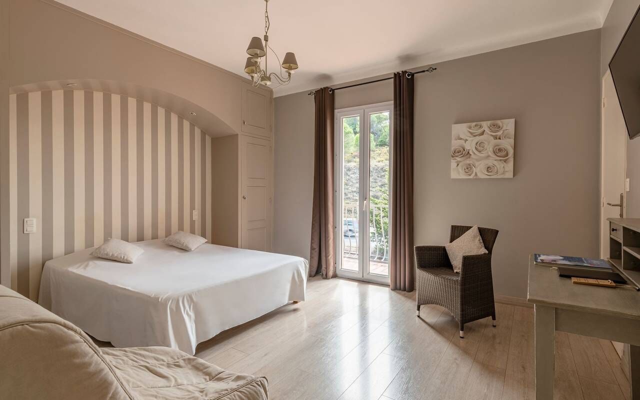 standard room | 2 bedrooms, free cots/infant beds, free wifi, bed sheets