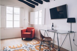 Suite, 1 Queen Bed with Sofa bed, Terrace (8)