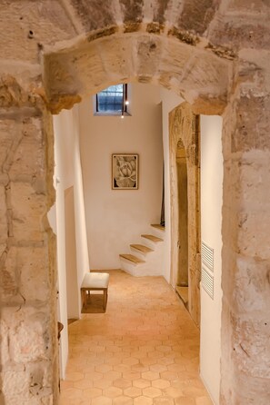 Dagelijks continentaal ontbijt (EUR 15 per persoon)