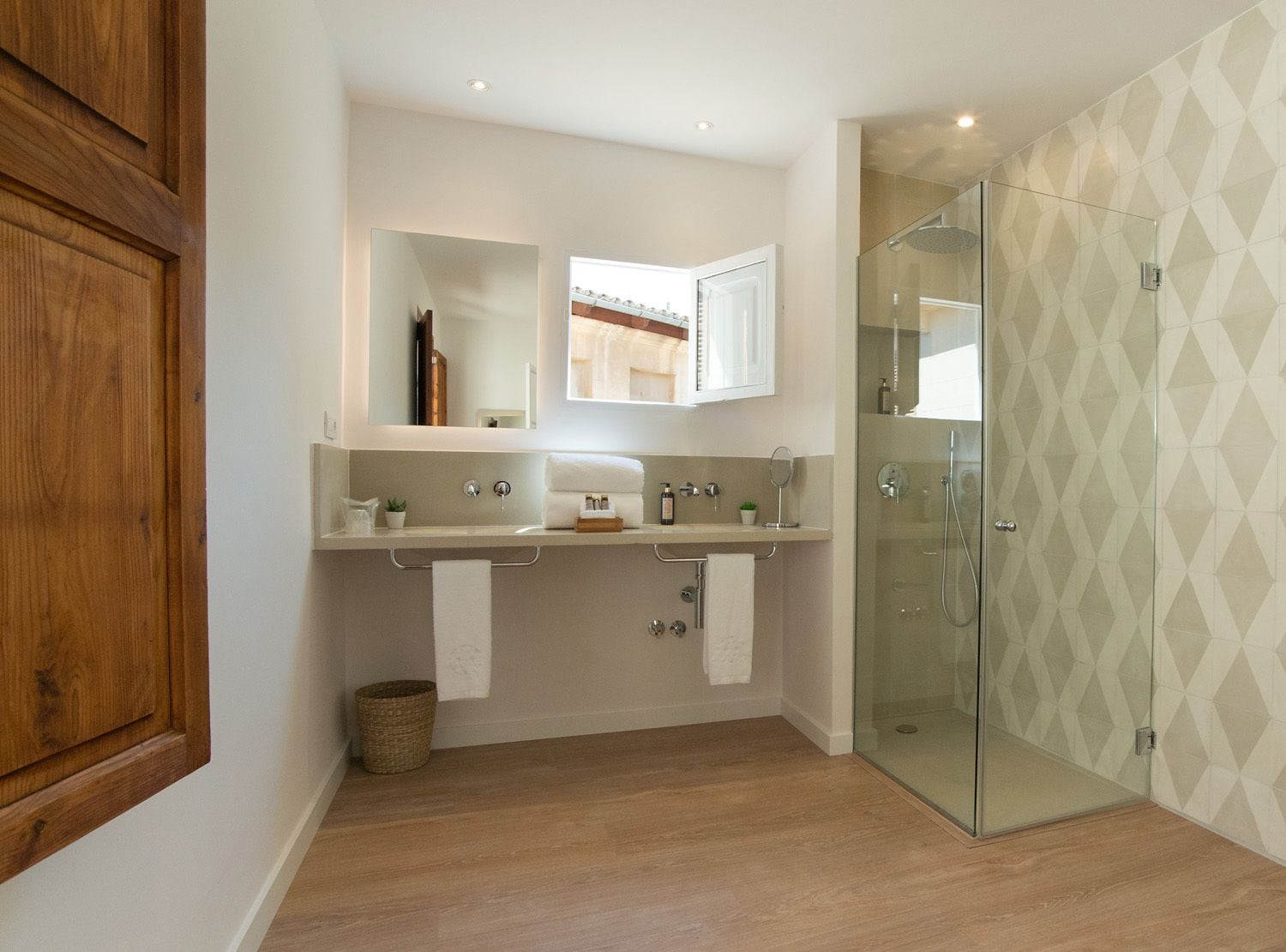 superior double or twin room (7) | bathroom | shower, free toiletries, towels, shampoo