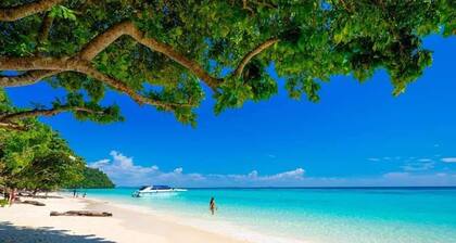 Lanta Hostel - Adults Only