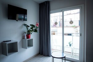 家庭公寓, 厨房 | 起居区 | 平板电视