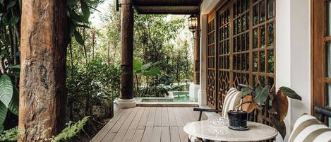 Honeymoon suite, privézwembad | Terras