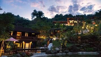 Chan-Kaew Villa | Garden view