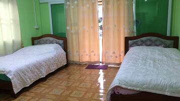 Standard Room | Desk, free WiFi