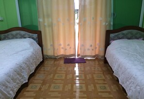 Standard Room | Escrivaninha, Wi-Fi de cortesia