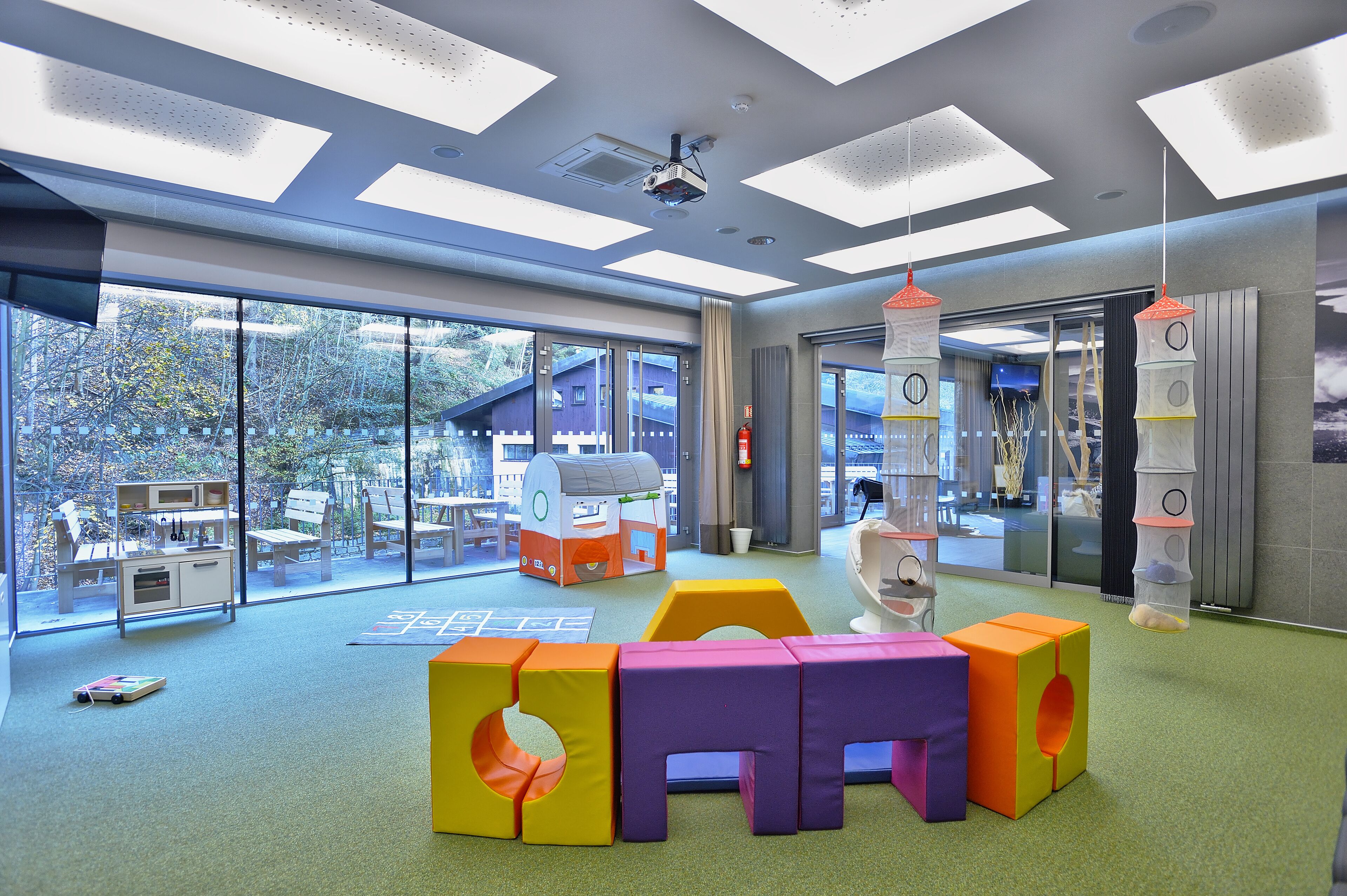 子供用の遊び場 - 屋内