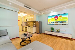 In-room safe, individually furnished, desk, laptop workspace - Mahattan Apartment - Free Shuttle Bus for Canton Fair (Guangzhou)