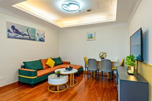 In-room safe, individually furnished, desk, laptop workspace - Mahattan Apartment - Free Shuttle Bus for Canton Fair (Guangzhou)