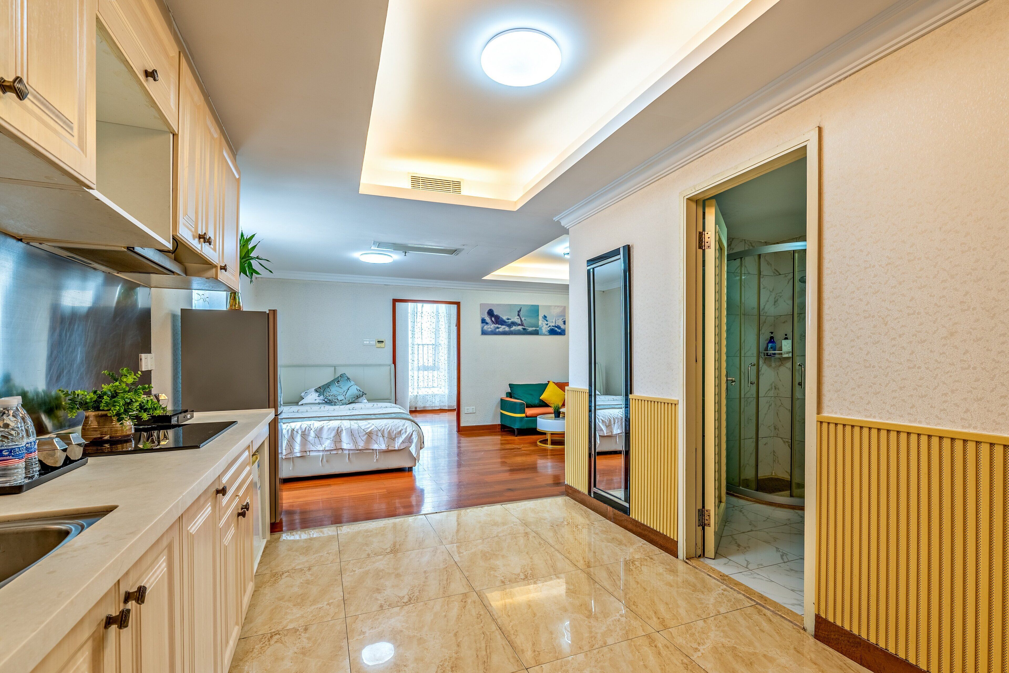 Suite Premier | Una cassaforte in camera, con arredamento individuale, una scrivania