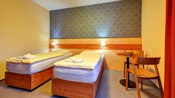 Bureau, espace de travail pour ordinateur portable, rideaux occultants