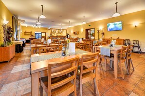 Petit déjeuner buffet compris tous les jours