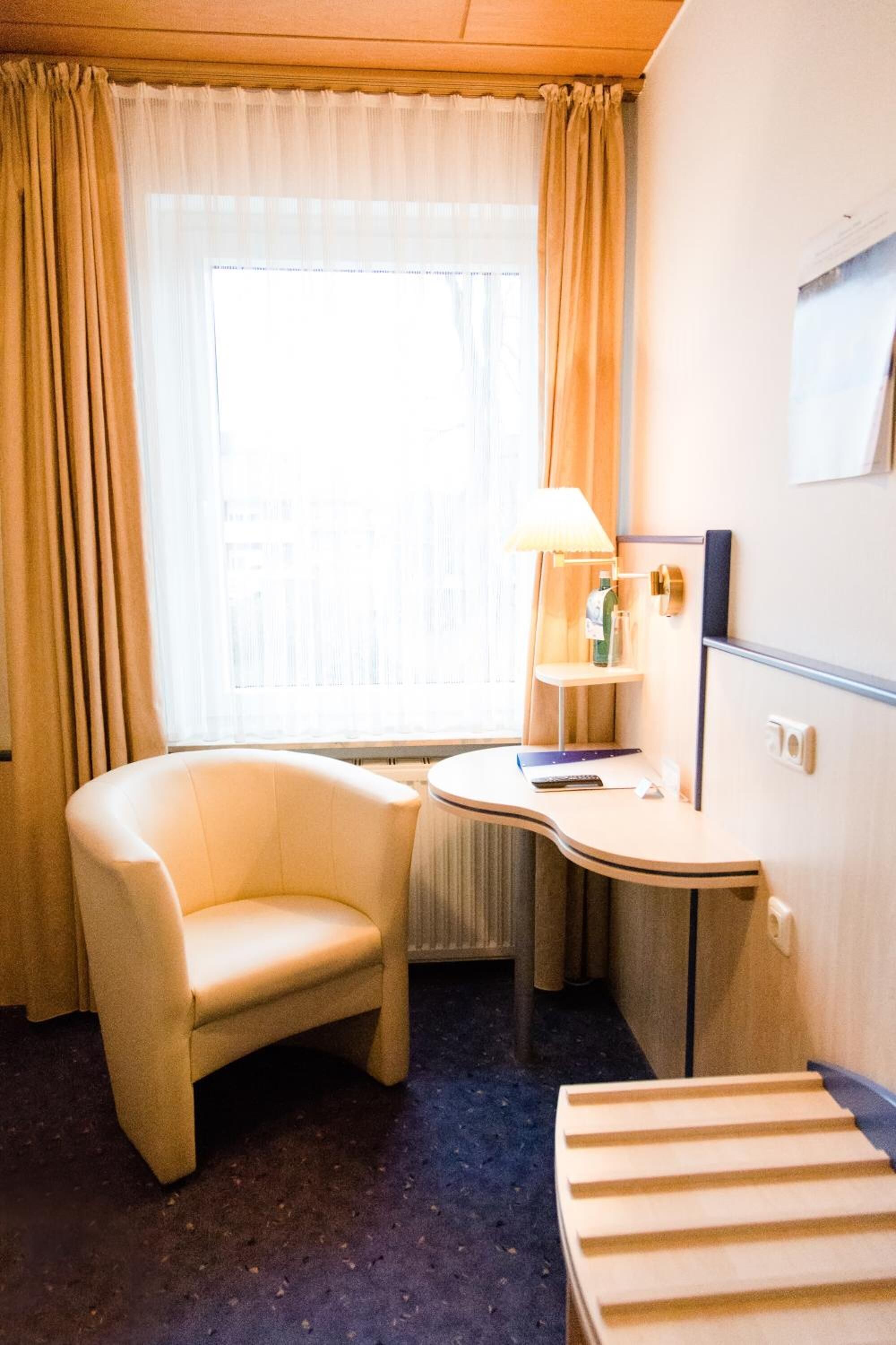 single room | 1 bedroom, desk, free wifi, bed sheets