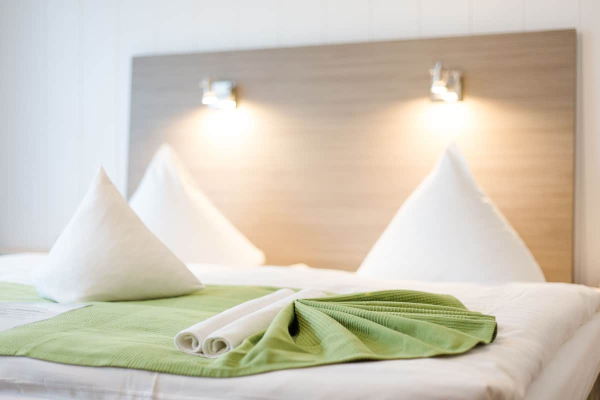 comfort double room | 1 bedroom, desk, free wifi, bed sheets