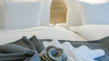 Quarto casal conforto | Escrivaninha, Wi-Fi de cortesia, roupa de cama