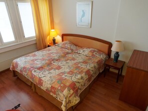 Desk, cots/infant beds, rollaway beds, free WiFi - Laitilan Kievari (Laitila)
