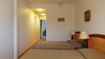 Työpöytä, vauvansängyt, lisävuoteet, ilmainen Wi-Fi