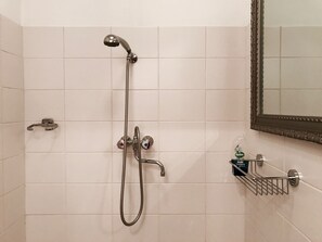 Classic Penthouse, 1 King Bed, City View | Bathroom shower - Cozy Lofts Haarlem WHS (Haarlem)