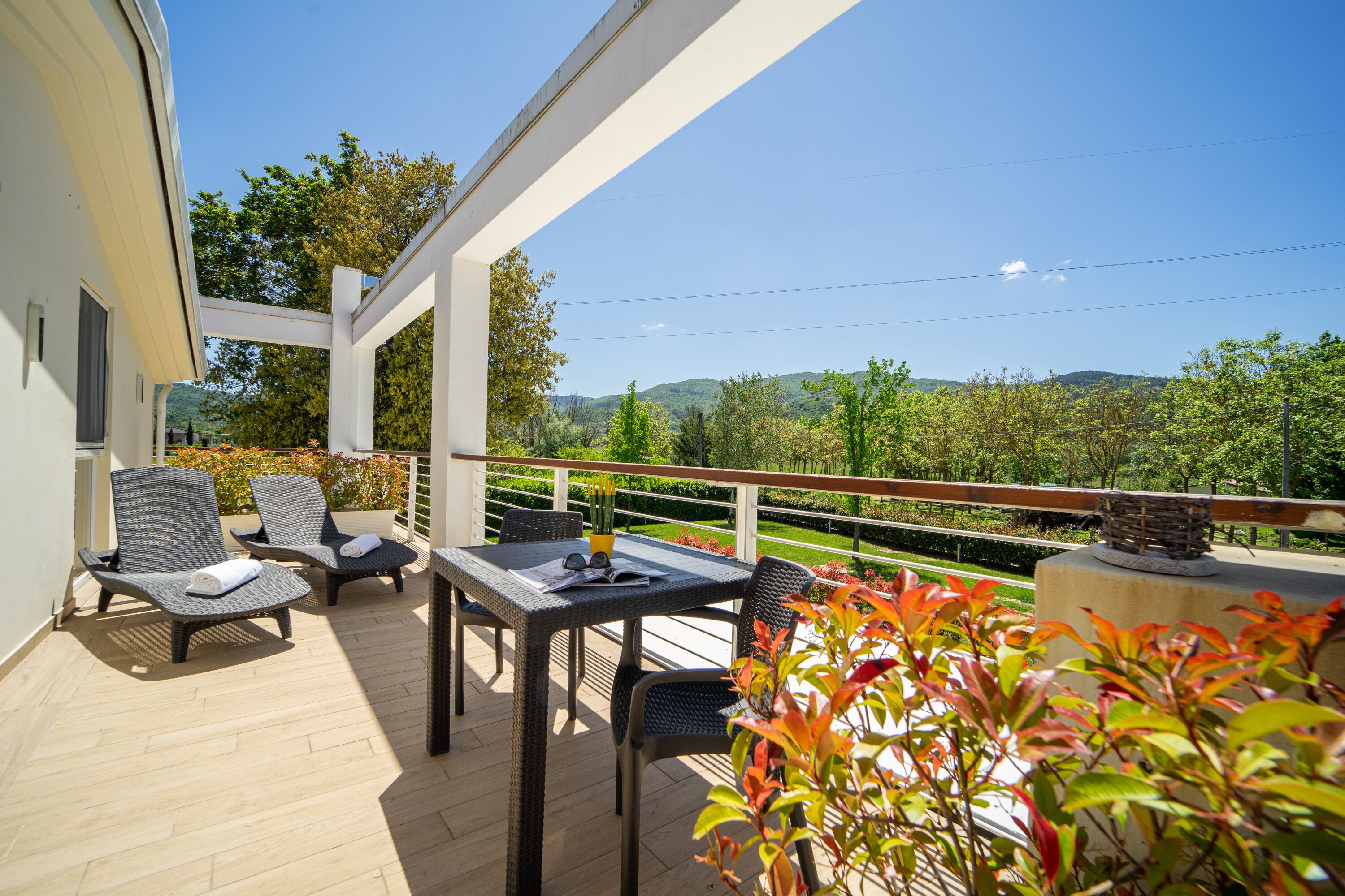 Chambre Deluxe, 1 très grand lit, balcon, vue piscine | Balcon