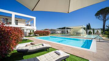 Piscine extérieure