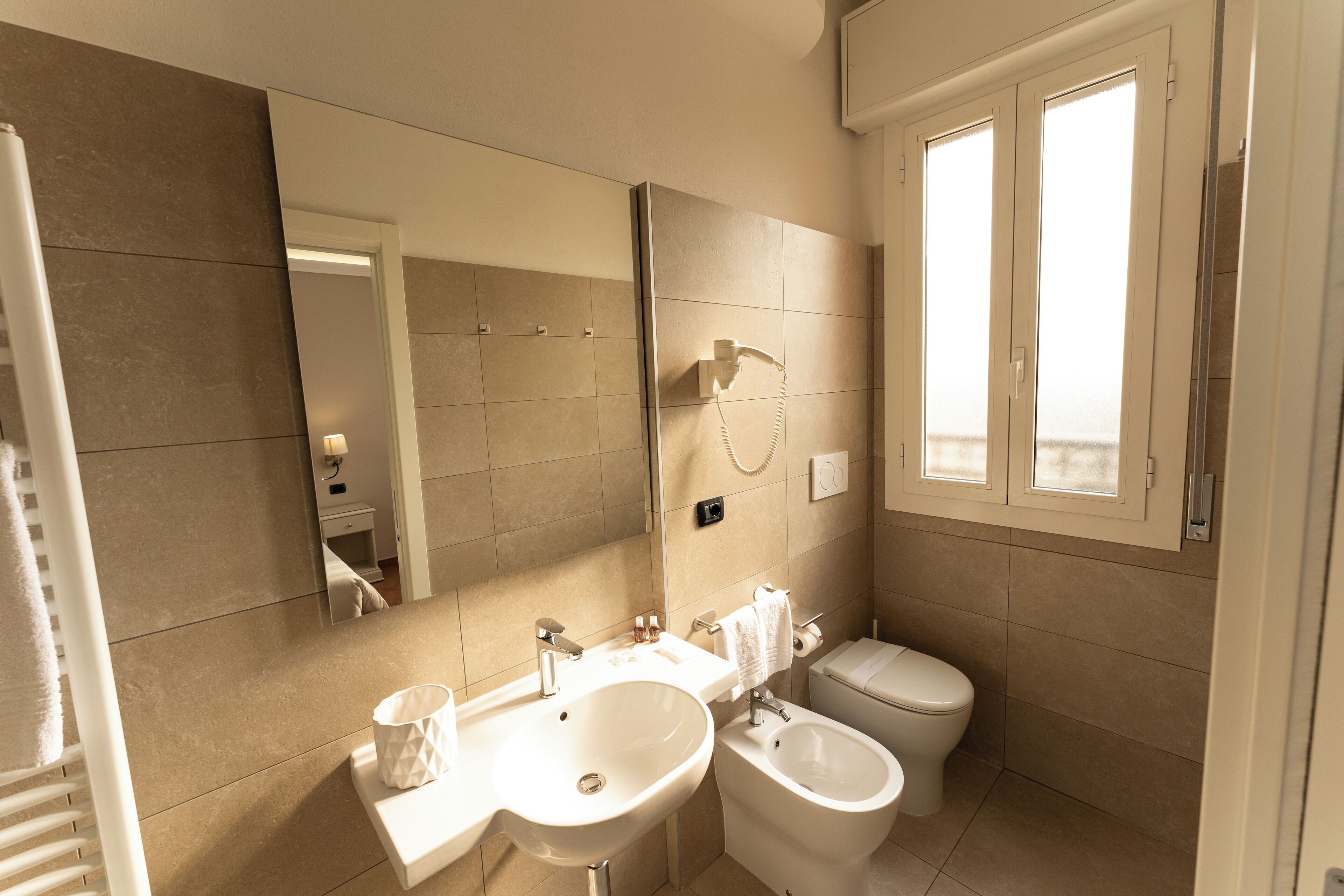 minibar, in-room safe, desk, free wifi