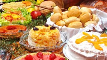 Free daily full breakfast