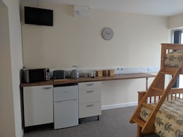 Studio, Refrigerator & Microwave | Iron/ironing board, free WiFi, wheelchair access