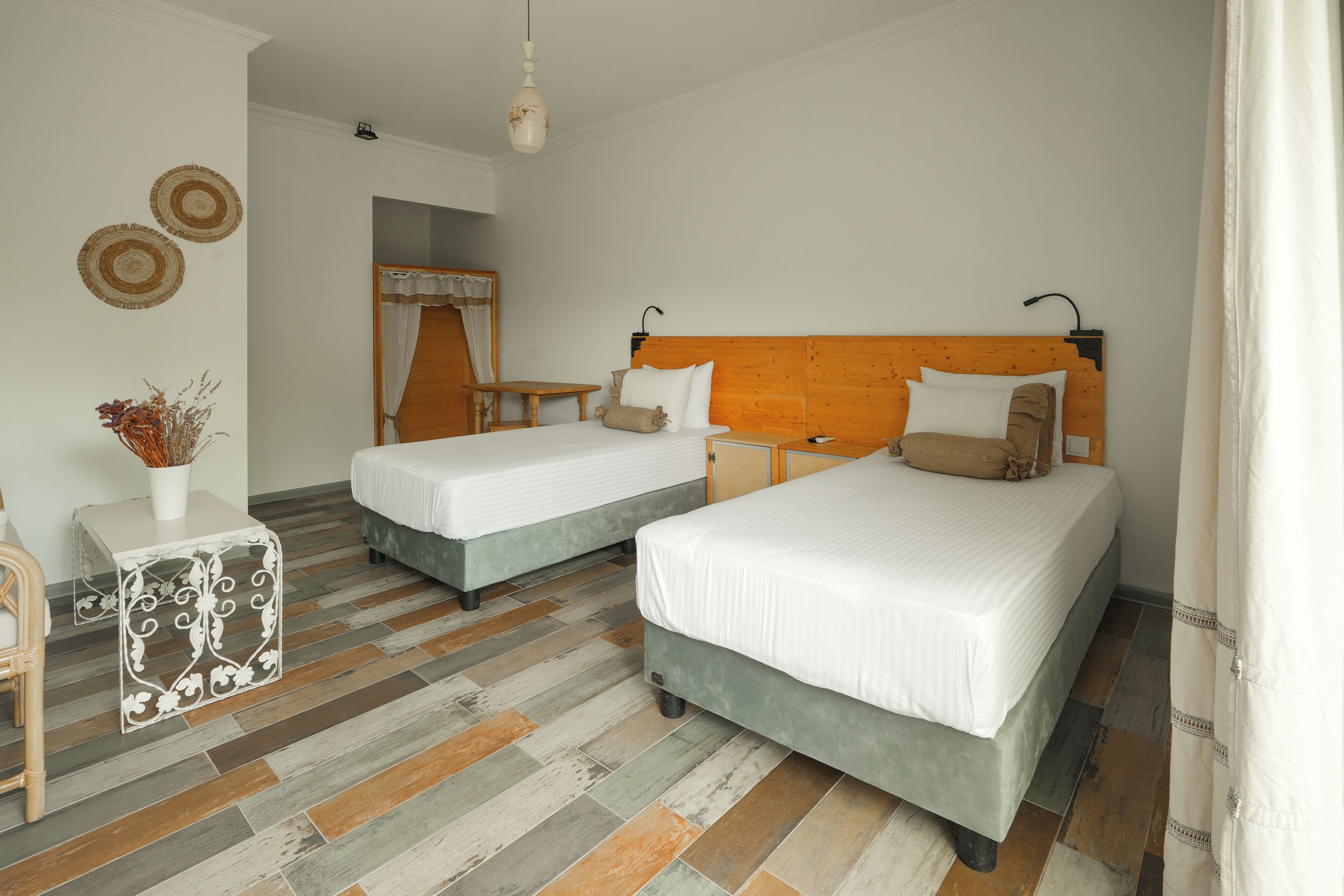 deluxe twin room, 1 bedroom | premium bedding, desk, laptop workspace, blackout curtains