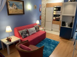 ห้องสตูดิโอสวีท | ห้องนั่งเล่น | ทีวีจอแบน