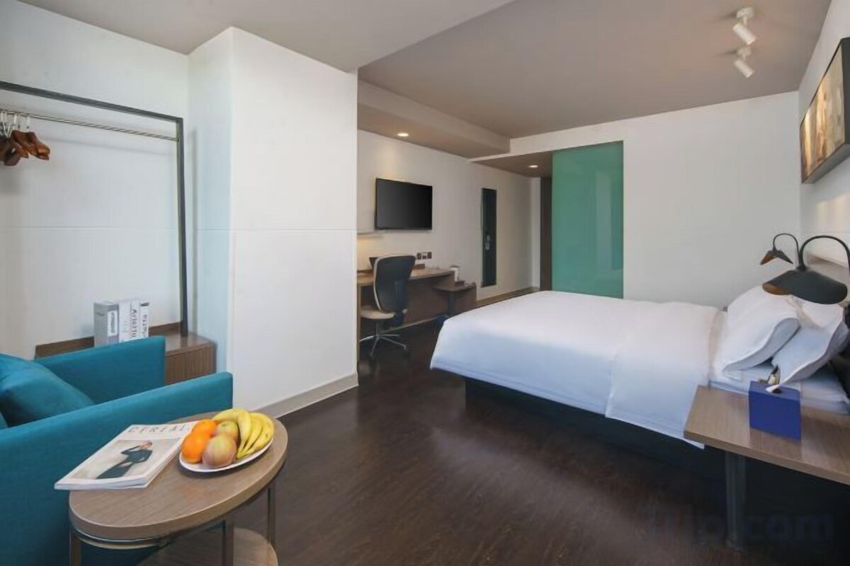 In-room safe, WiFi