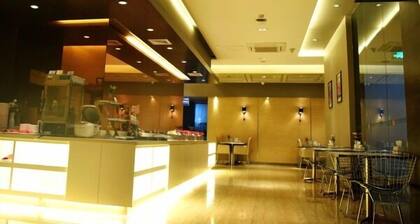 Microtel by Wyndham Kunming City Center