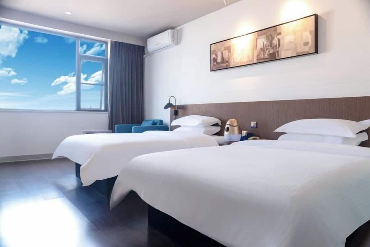 In-room safe, WiFi