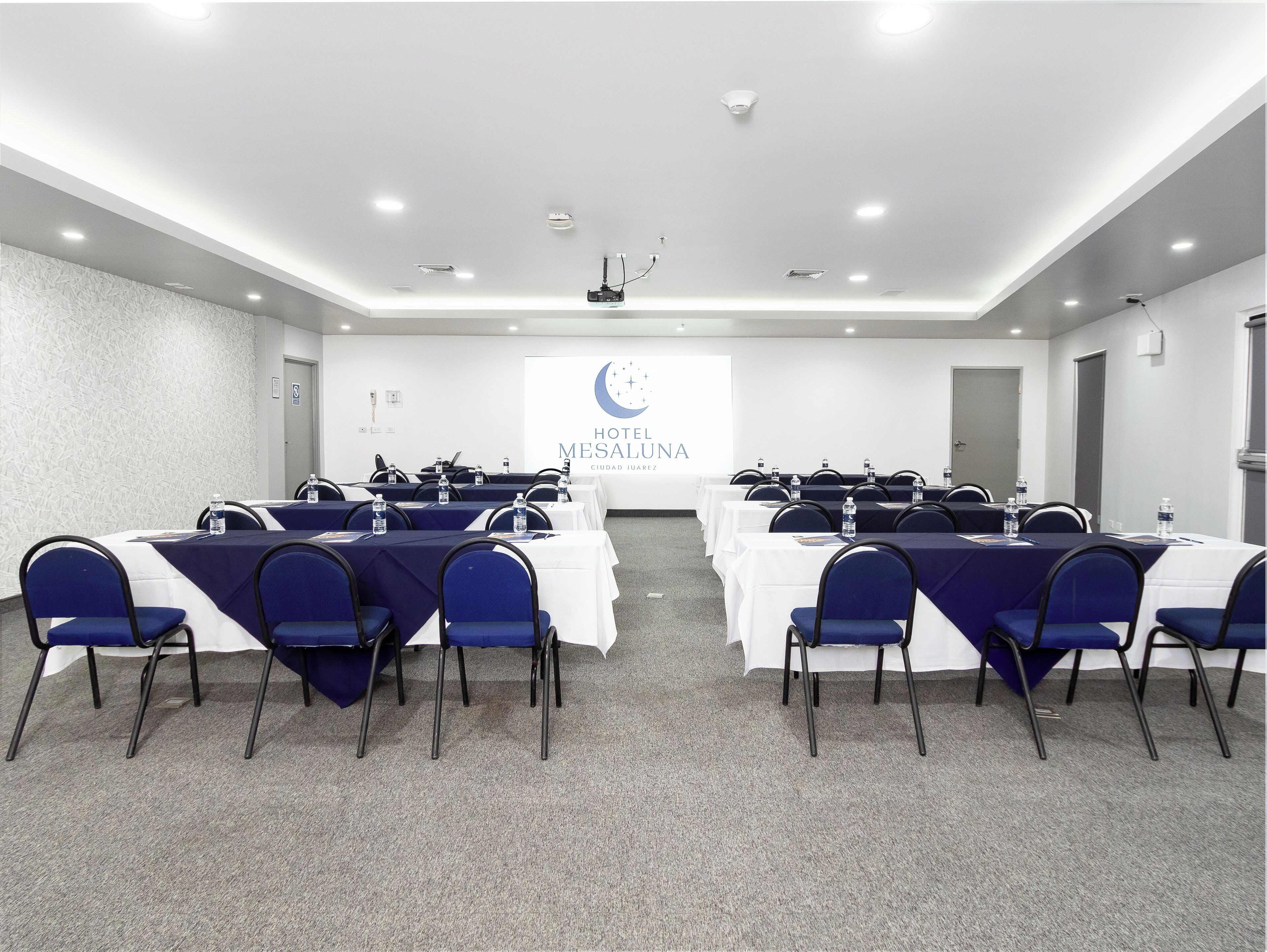 Foto - Hotel Mesaluna Near American Consulate