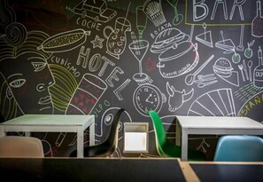 Game room - Motion Chueca - Hostel (Madrid)