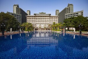 Plage privée, sable blanc, planche à voile, surf