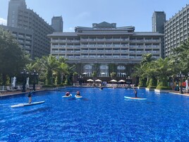 Surfing/boogie boarding