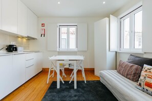 Living room - Rent4Rest Mouraria Lisbon Apartments (Lisbon)