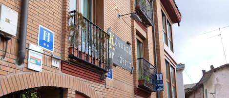 Fachada del alojamiento