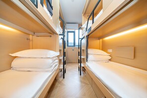 واي فاي مجانًا وملاءات أسرّة