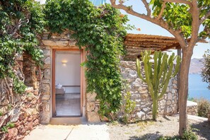 Unclassified image, 3 of 63, button - Albatros Club Mykonos (Mykonos)