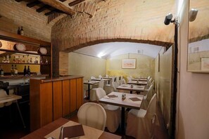 Dining - B&B Duomo (Siena)