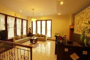 Lobby - Puri Nusa Indah (Denpasar)