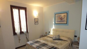 Minibar, in-room safe, blackout curtains - Bed & Breakfast Il Torrazzo (Cremona)