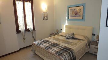 Minibar, in-room safe, individually decorated, individually furnished