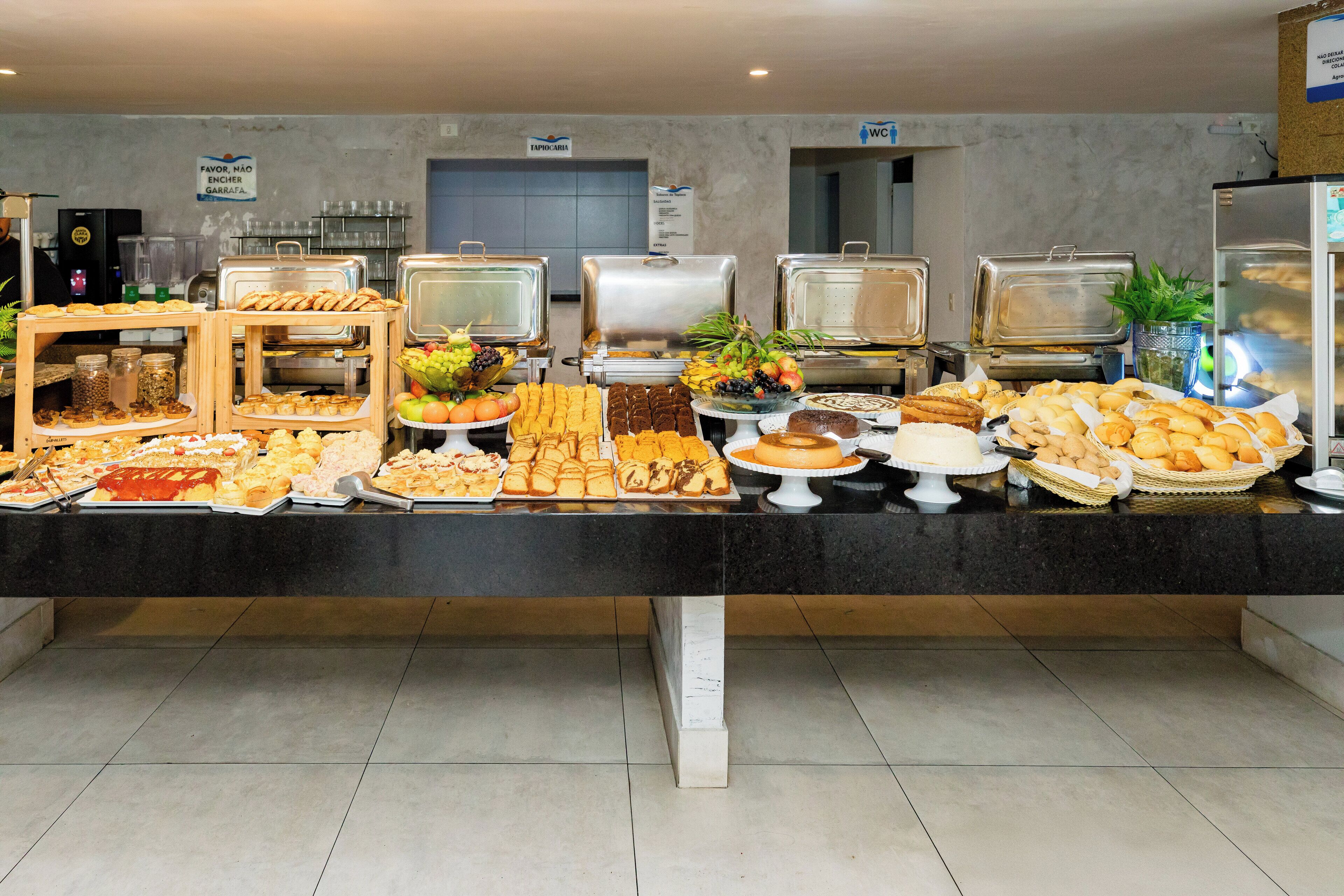 Café da manhã continental grátis todos os dias